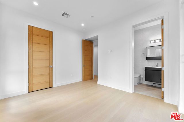 3932 Minerva Avenue, Los Angeles, CA 90066