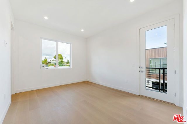 3932 Minerva Avenue, Los Angeles, CA 90066
