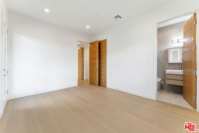 3932 Minerva Avenue, Los Angeles, CA 90066