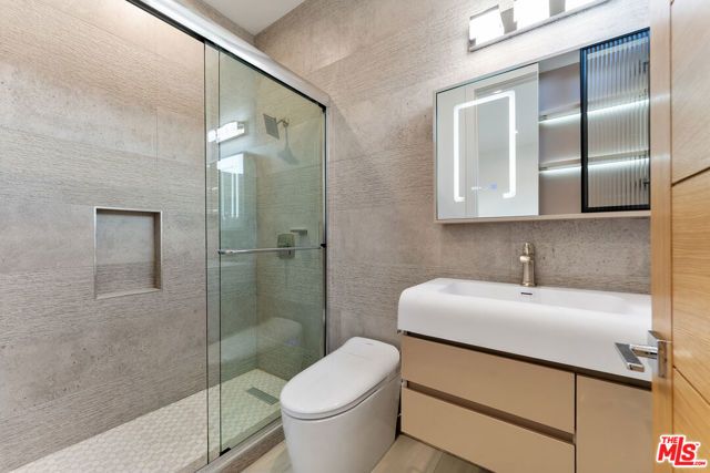 3932 Minerva Avenue, Los Angeles, CA 90066