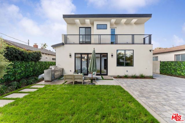 3932 Minerva Avenue, Los Angeles, CA 90066