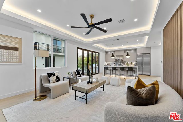 3932 Minerva Avenue, Los Angeles, CA 90066