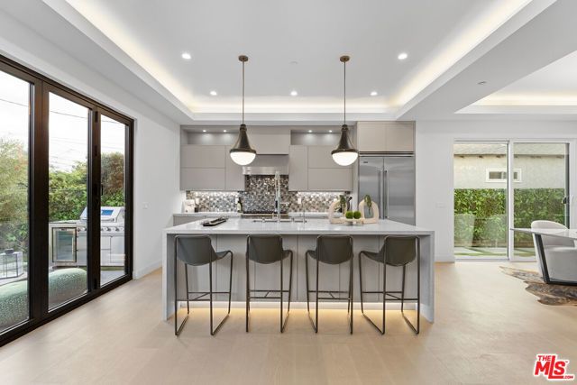 3932 Minerva Avenue, Los Angeles, CA 90066
