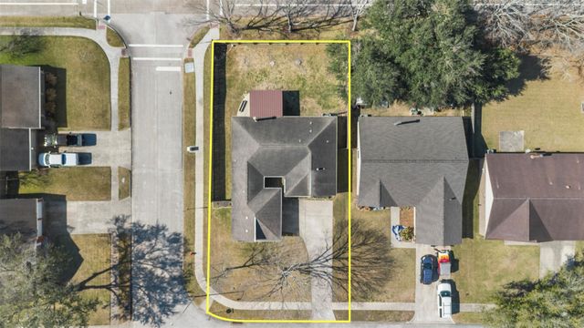 423 Meadowpoint Drive, League City, TX 77573