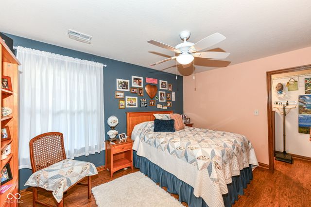 2038 Flamingo Way, Franklin, IN 46131