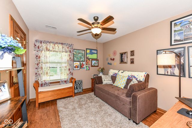 2038 Flamingo Way, Franklin, IN 46131