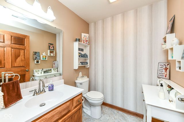 2038 Flamingo Way, Franklin, IN 46131