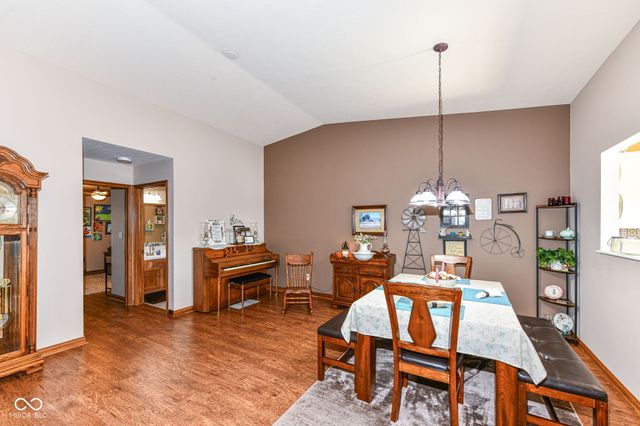 2038 Flamingo Way, Franklin, IN 46131