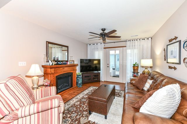 2038 Flamingo Way, Franklin, IN 46131