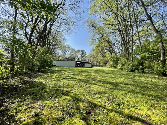 456 Ewing Ln, Nashville, TN 37207