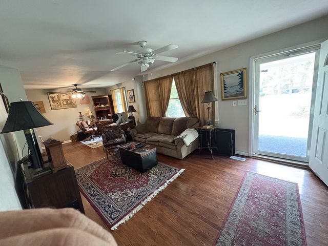 456 Ewing Ln, Nashville, TN 37207