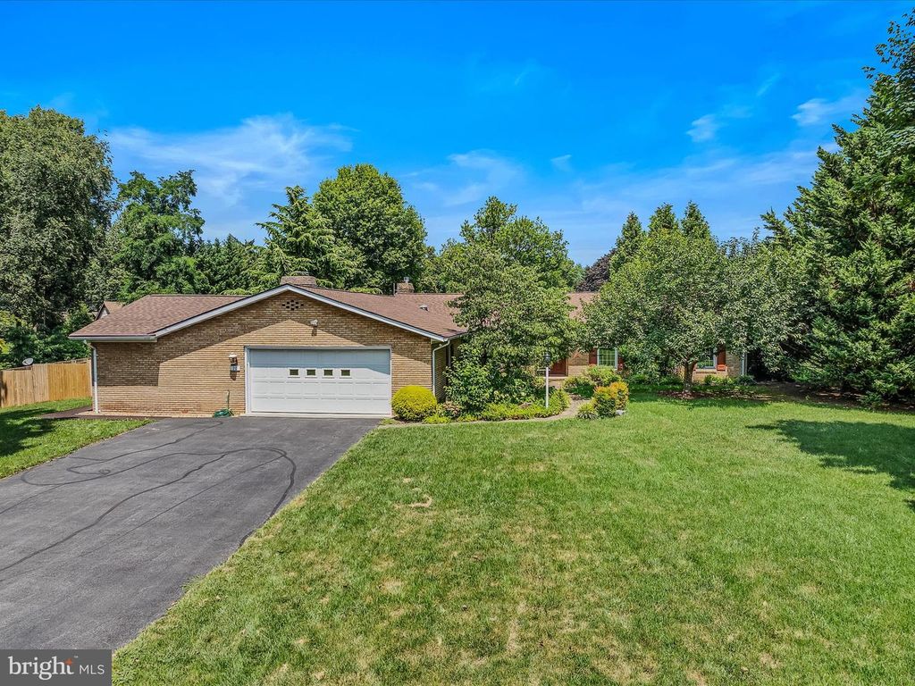 20 MINNICK RD, Inwood, WV 25428