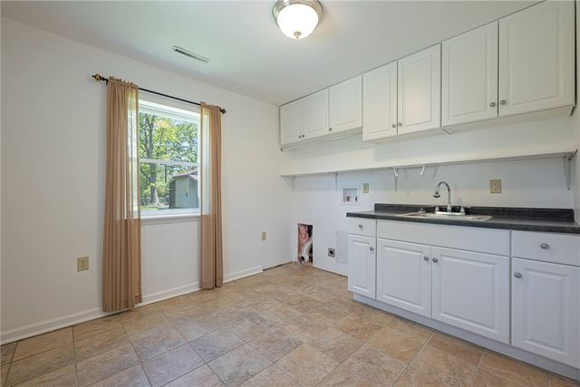 5808 Woodville Drive, Dayton, OH 45414