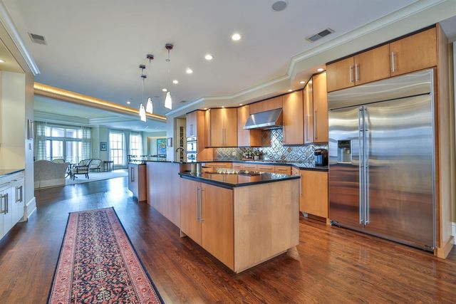 100 W Rivercenter Boulevard, PH3B, Covington, KY 41011