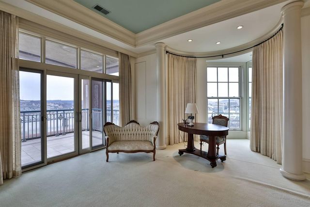 100 W Rivercenter Boulevard, PH3B, Covington, KY 41011