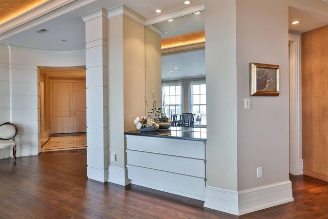 100 W Rivercenter Boulevard, PH3B, Covington, KY 41011