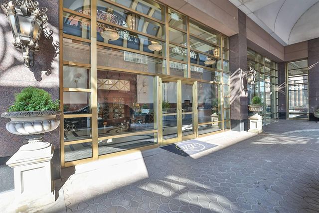 100 W Rivercenter Boulevard, PH3B, Covington, KY 41011