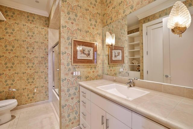 100 W Rivercenter Boulevard, PH3B, Covington, KY 41011