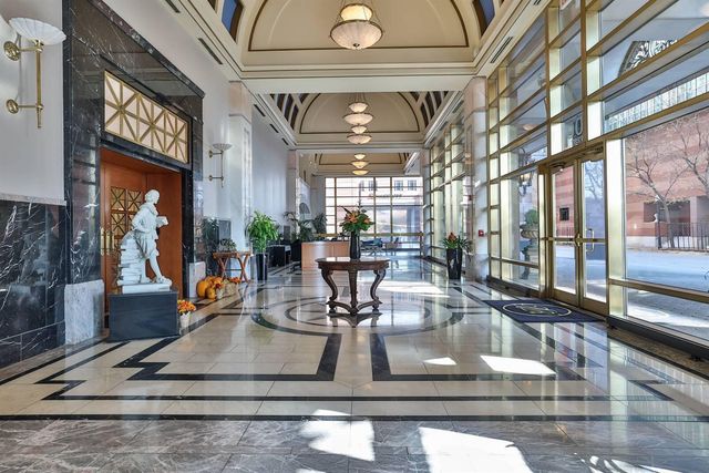100 W Rivercenter Boulevard, PH3B, Covington, KY 41011