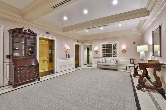 100 W Rivercenter Boulevard, PH3B, Covington, KY 41011