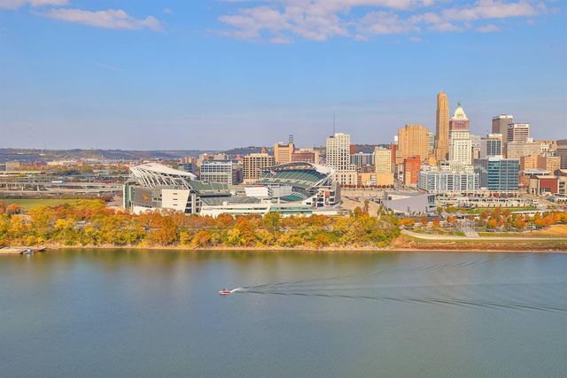 100 W Rivercenter Boulevard, PH3B, Covington, KY 41011