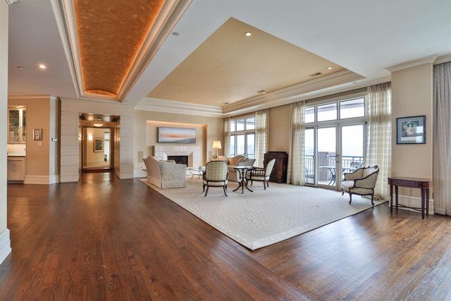100 W Rivercenter Boulevard, PH3B, Covington, KY 41011
