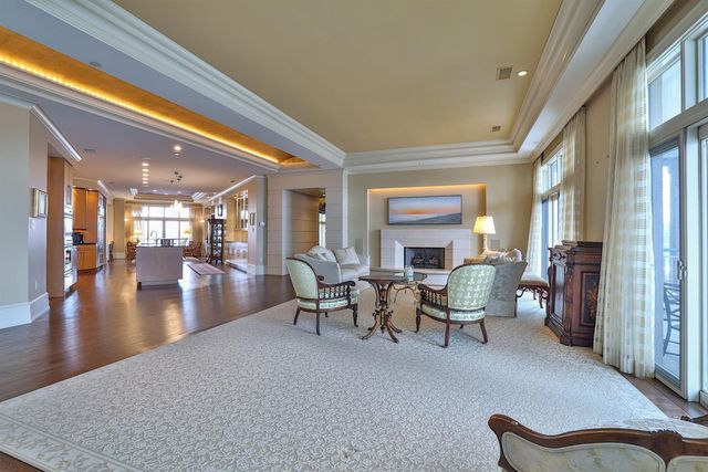 100 W Rivercenter Boulevard, PH3B, Covington, KY 41011