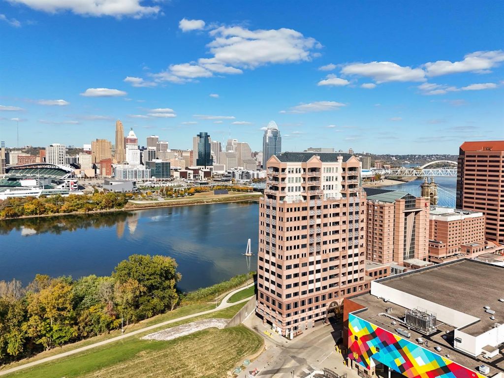 100 W Rivercenter Boulevard, PH3B, Covington, KY 41011