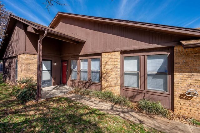 703 Stonecroft Circle, Edmond, OK 73034