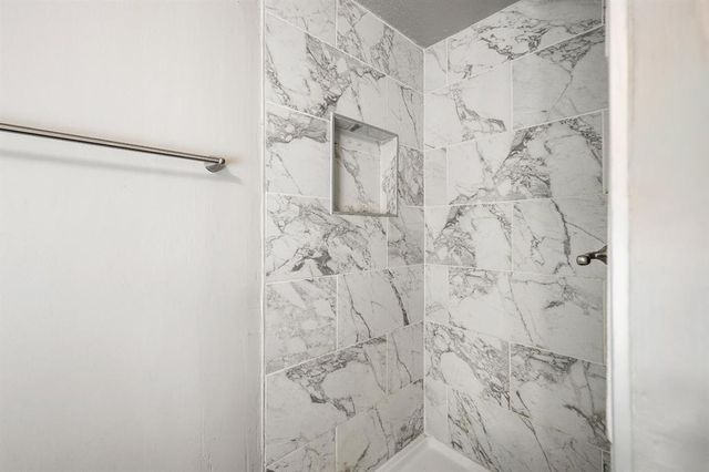 703 Stonecroft Circle, Edmond, OK 73034