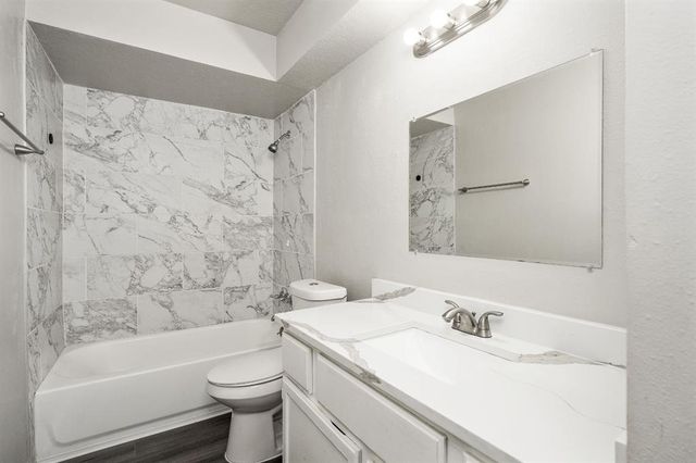 703 Stonecroft Circle, Edmond, OK 73034