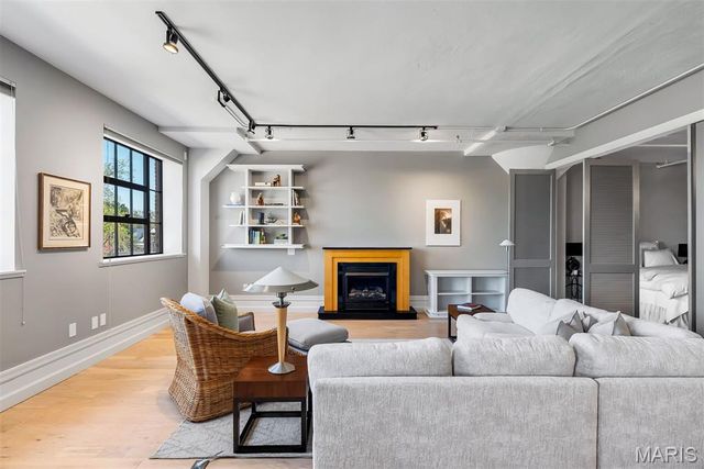 4901 Washington Avenue 3B, St Louis, MO 63108