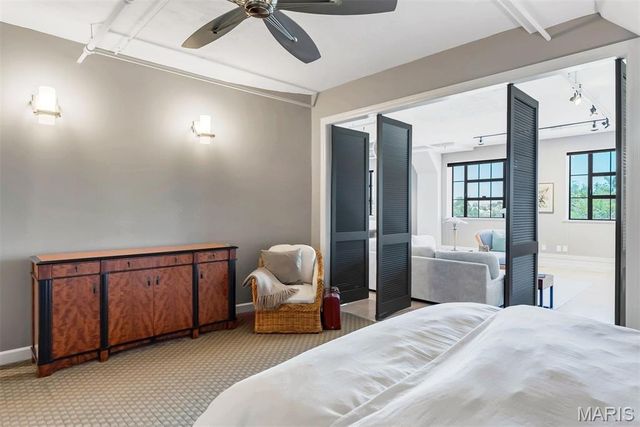 4901 Washington Avenue 3B, St Louis, MO 63108