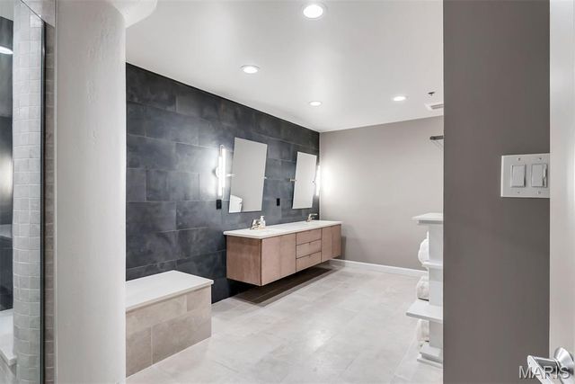 4901 Washington Avenue 3B, St Louis, MO 63108