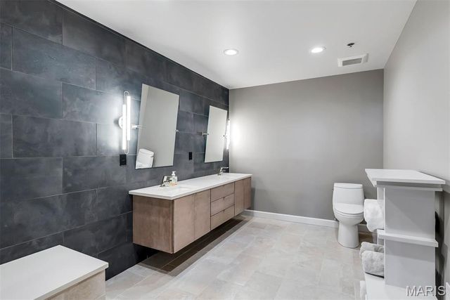 4901 Washington Avenue 3B, St Louis, MO 63108