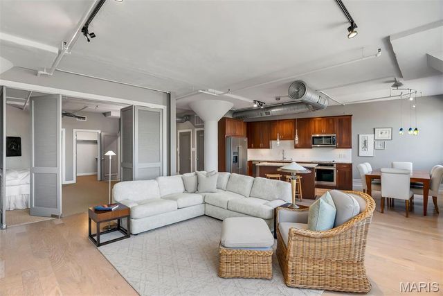4901 Washington Avenue 3B, St Louis, MO 63108