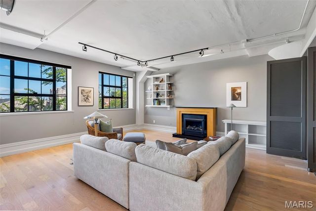 4901 Washington Avenue 3B, St Louis, MO 63108