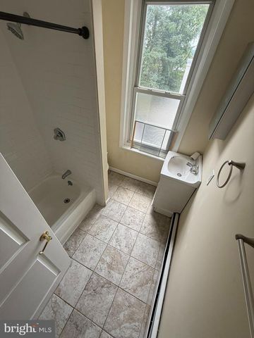 247 GREEN LN, Philadelphia, PA 19128