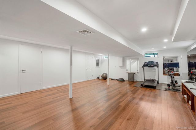 6 Trails End, Rye, NY 10580