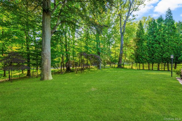 6 Trails End, Rye, NY 10580