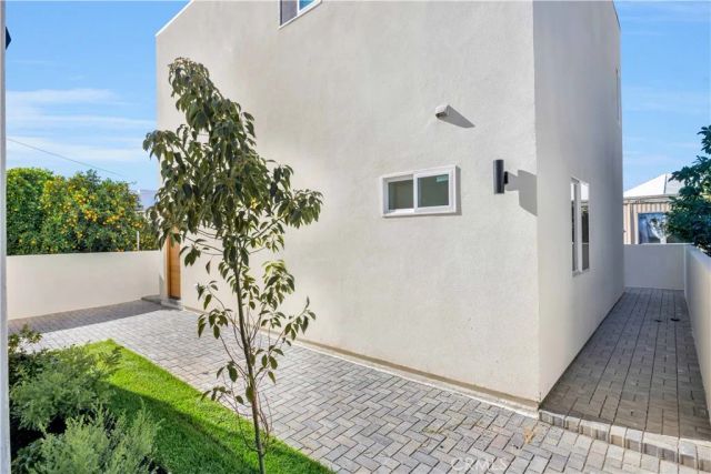 10905 Dalerose Avenue C, Inglewood, CA 90304