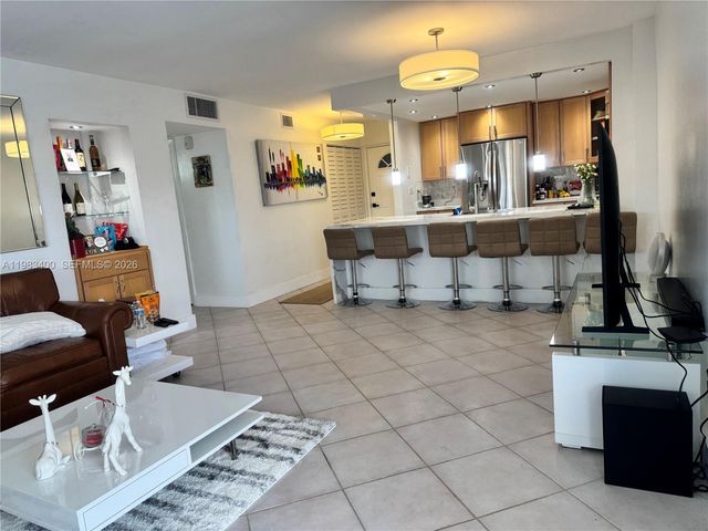 3600 NE 170 St. Apt.D.406, North Miami Beach, FL 33160