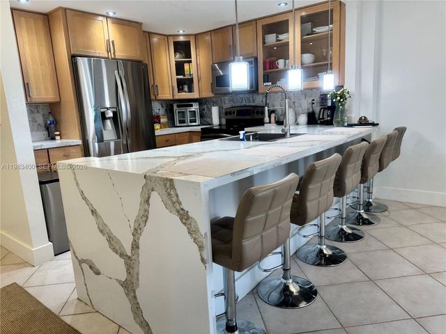 3600 NE 170 St. Apt.D.406, North Miami Beach, FL 33160