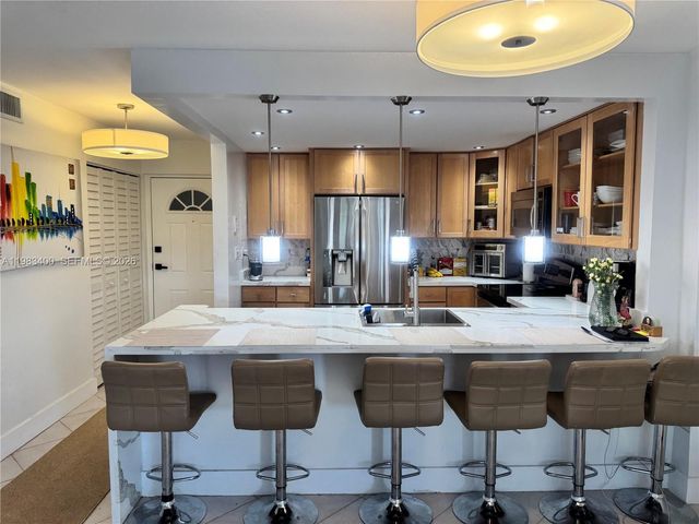 3600 NE 170 St. Apt.D.406, North Miami Beach, FL 33160
