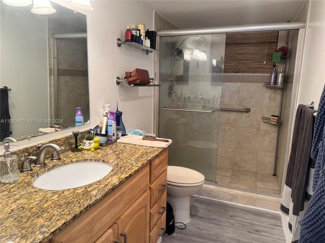 3600 NE 170 St. Apt.D.406, North Miami Beach, FL 33160