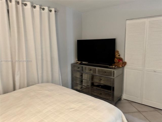 3600 NE 170 St. Apt.D.406, North Miami Beach, FL 33160