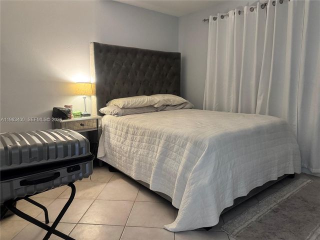 3600 NE 170 St. Apt.D.406, North Miami Beach, FL 33160