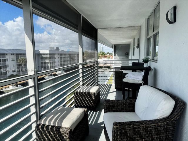 3600 NE 170 St. Apt.D.406, North Miami Beach, FL 33160