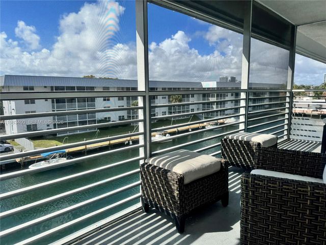 3600 NE 170 St. Apt.D.406, North Miami Beach, FL 33160