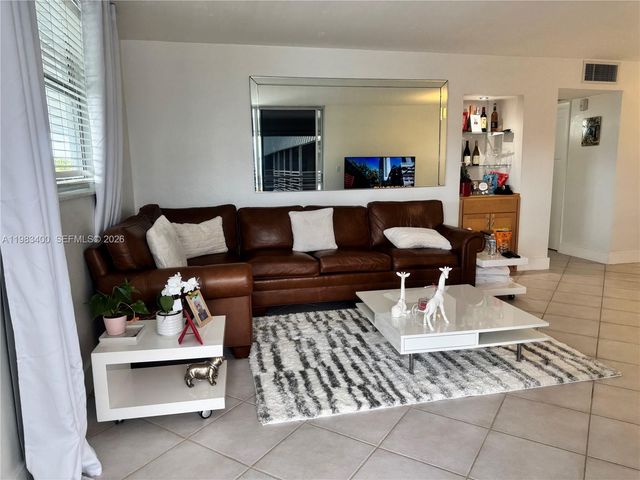3600 NE 170 St. Apt.D.406, North Miami Beach, FL 33160